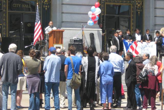 100 Christians gather at SF City Hall for National Day of  Prayer